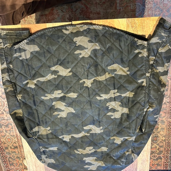 Levi's Men's Camo Shirt Jacket - Picture 4 of 4